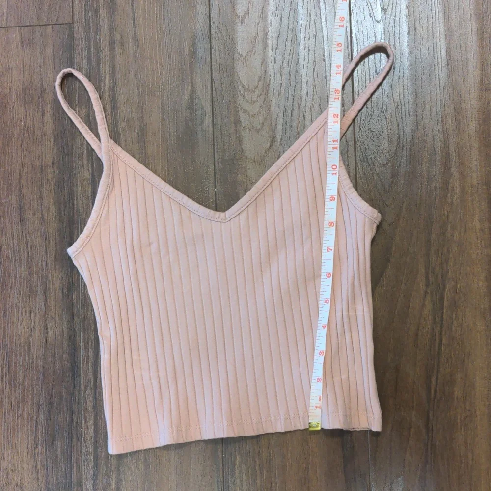 Pink Ribbed Crop Top - Picture 3 of 5